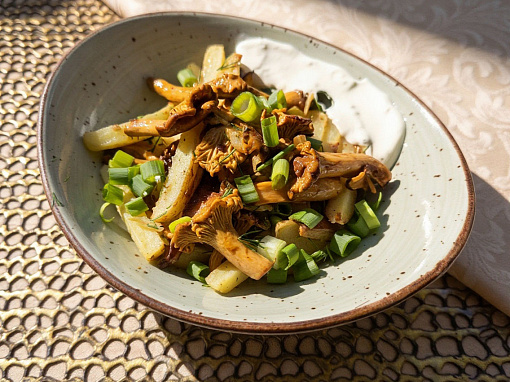 Картофель жареный с лисичками